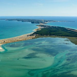 Le département du Morbihan en Bretagne offre une multitude de spots aux Kitesurfers.